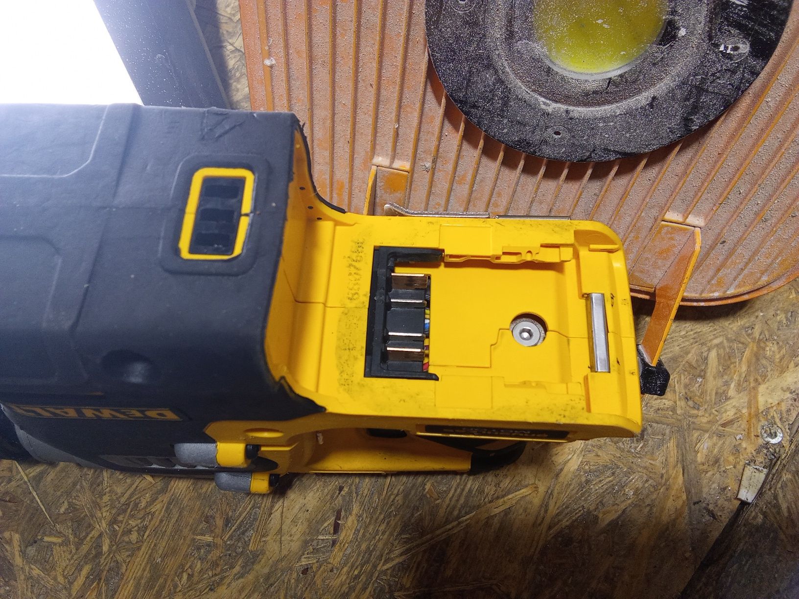 22R młotowiertarka Dewalt dch274