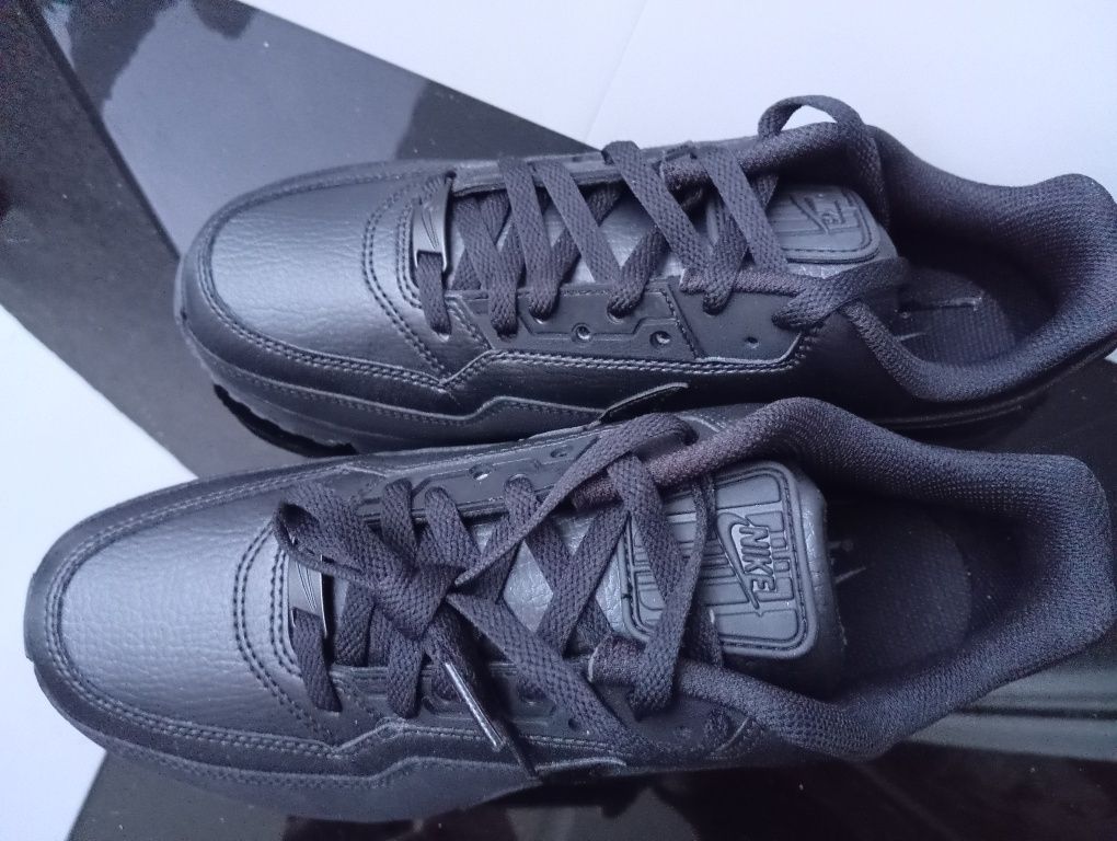 R. 40 Nike Air model LTD 3 Black czarne Logo Nowe