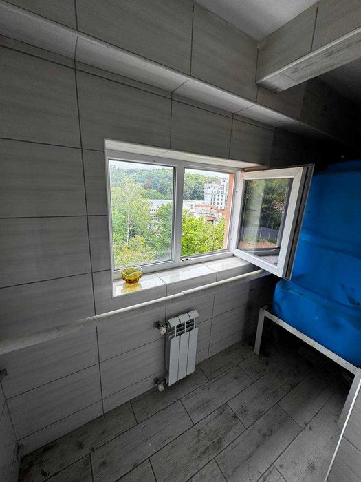 Оренда кабінетів різних площ на вулиці Тютюнників Галицький район