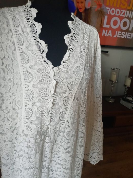 Sukienka 46 48 biala z koronki luzny fason
