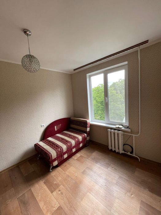 Продаж 2-кімнатної квартири з меблями та технікою