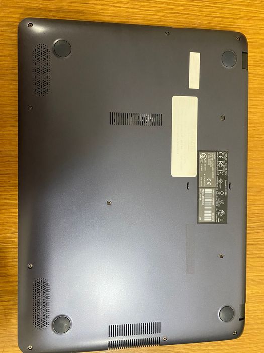 Portátil cinzento da ASUS