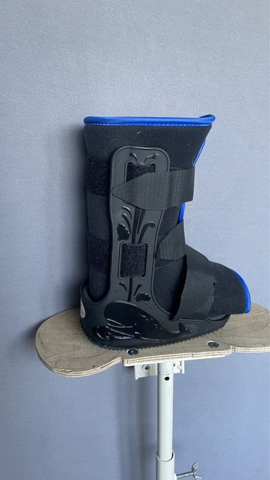 Minitrax- dziecięca stopowo-goleniowa-but marszowy Pediatric Walking
