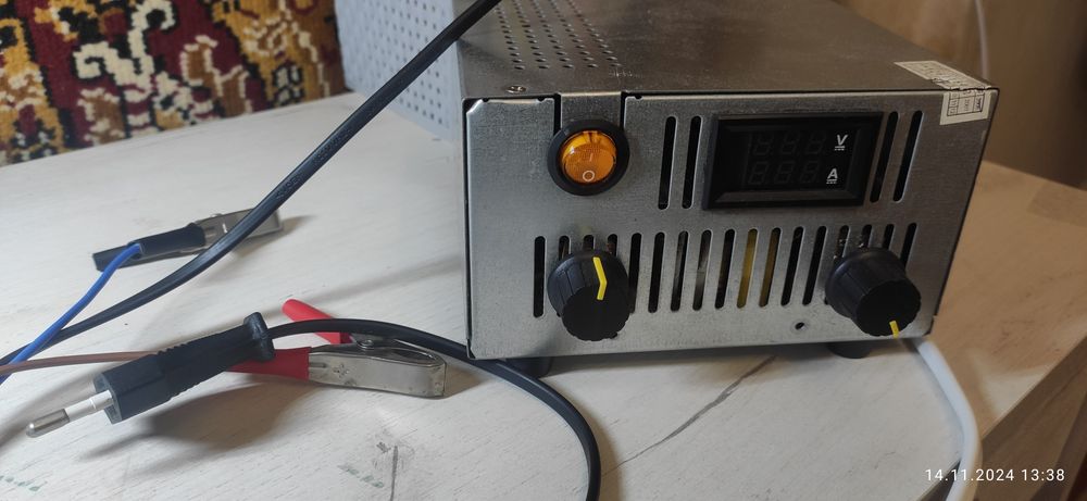 Зарядний пристрій для авто 0-21v, 10A