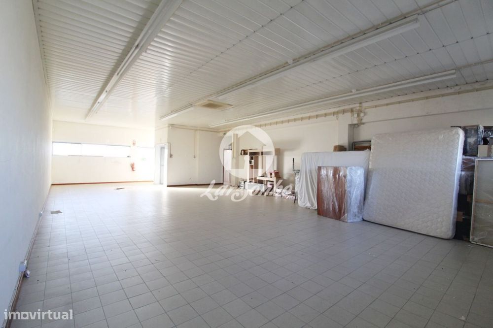 Armazém Industrial em Barcelos