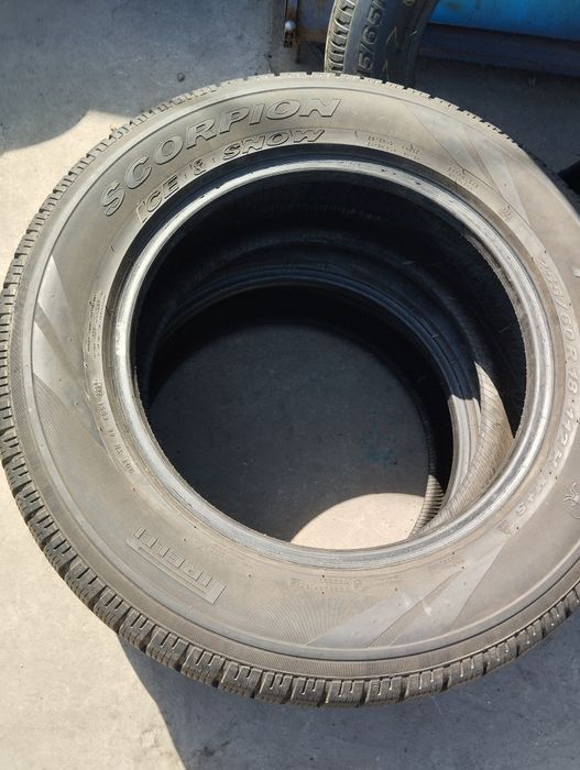 Одна зимова шина Pirelli 255/60/18