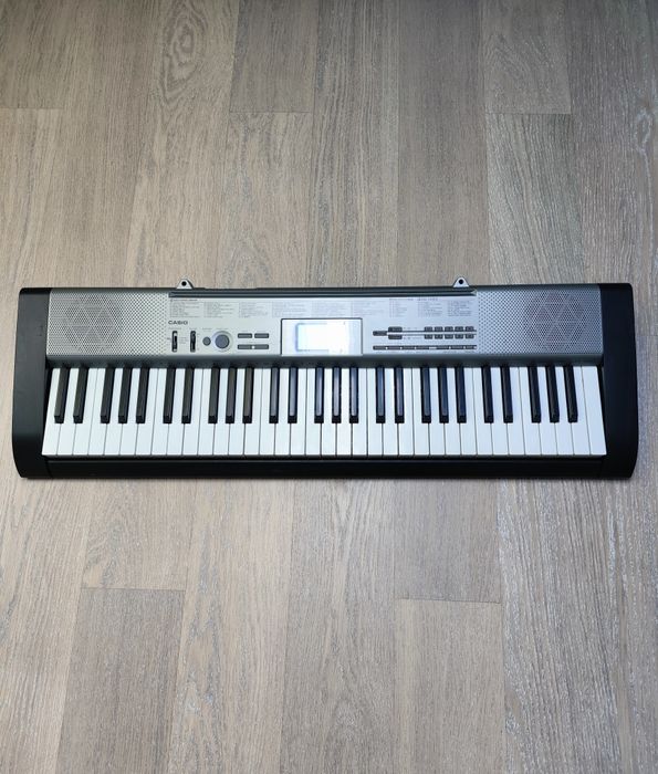 Синтезатор Casio LK-120 Key Lighting System підсвітка клавіш.