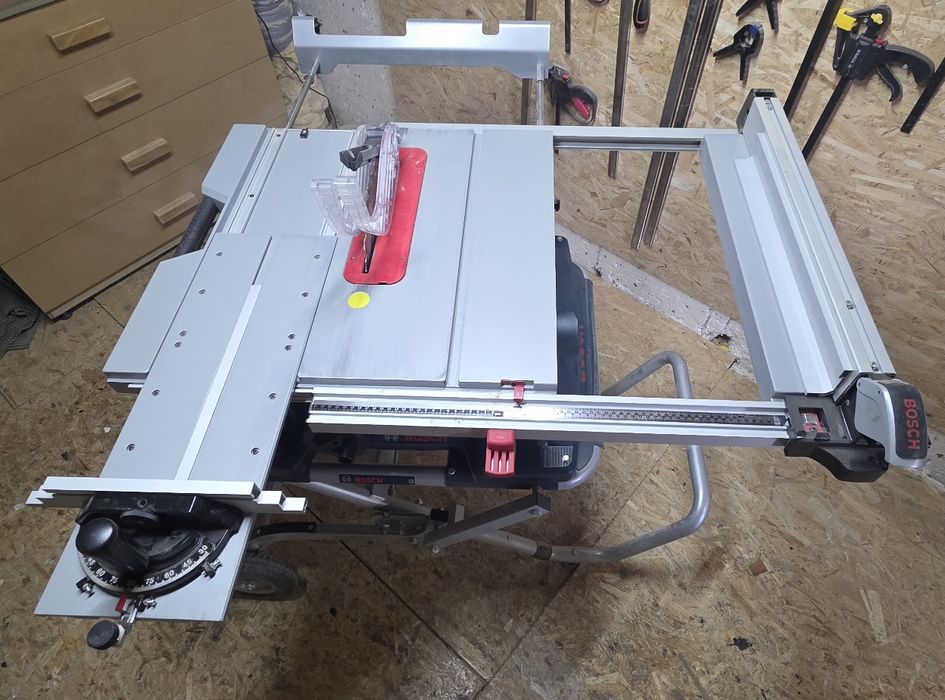 Bosch GTS 10XC z wózkiem transportowym