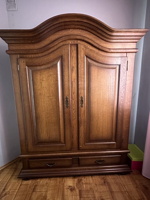 Duża, dębowa szafa na sprzedaż