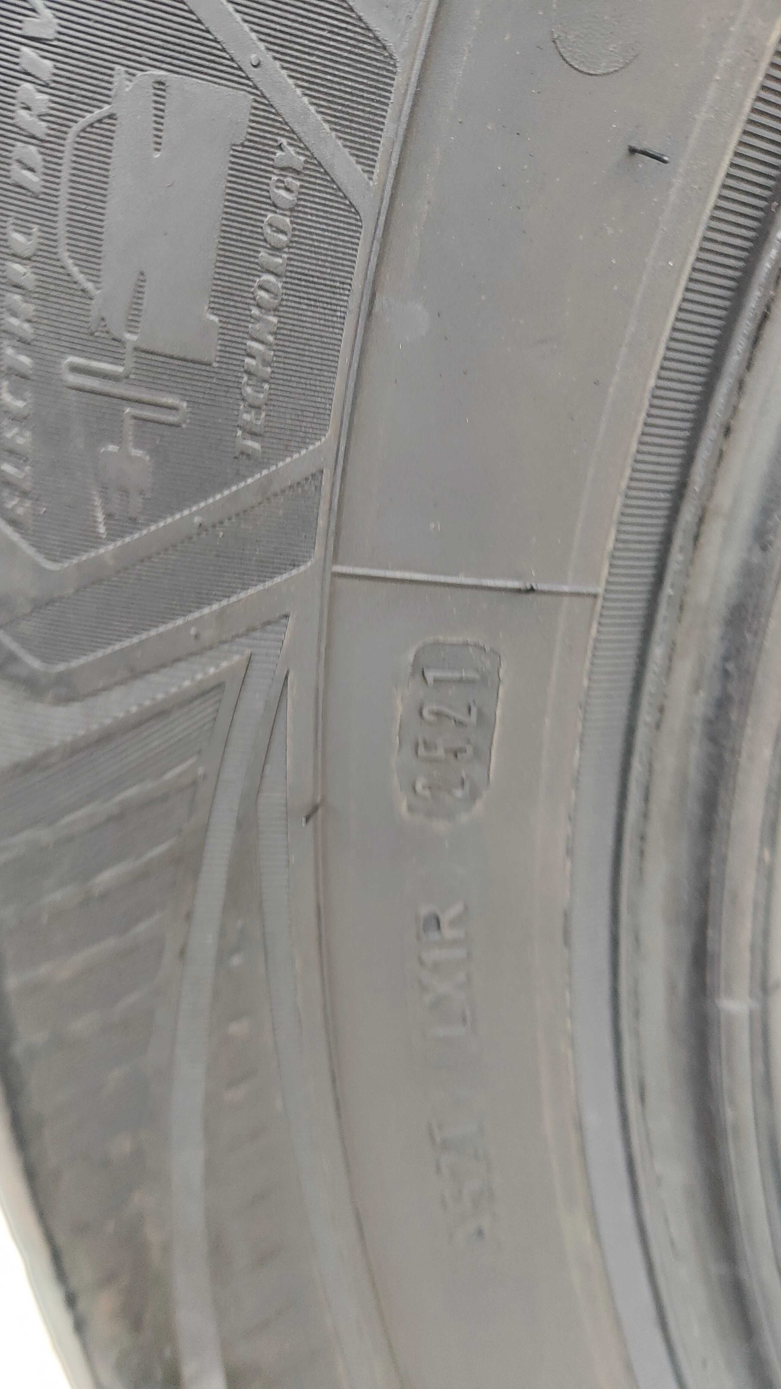 Opona Całoroczna 255/55/18 Goodyear Gen3  2021r