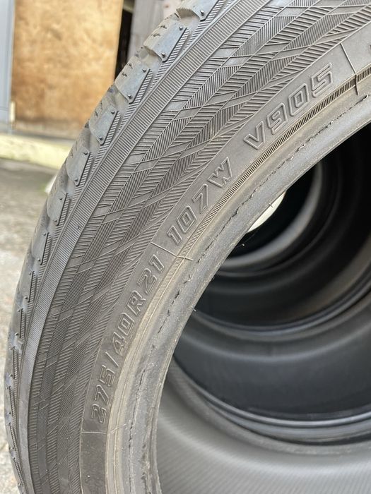 Зимова резина 275/40 R21, 315/35 R21 Yokohama Bluearth winter