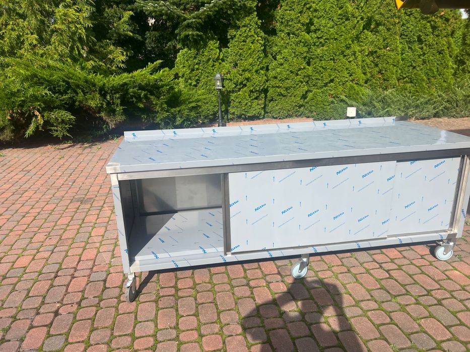 Nowe stoły nierdzewne , meble dla gastronomii