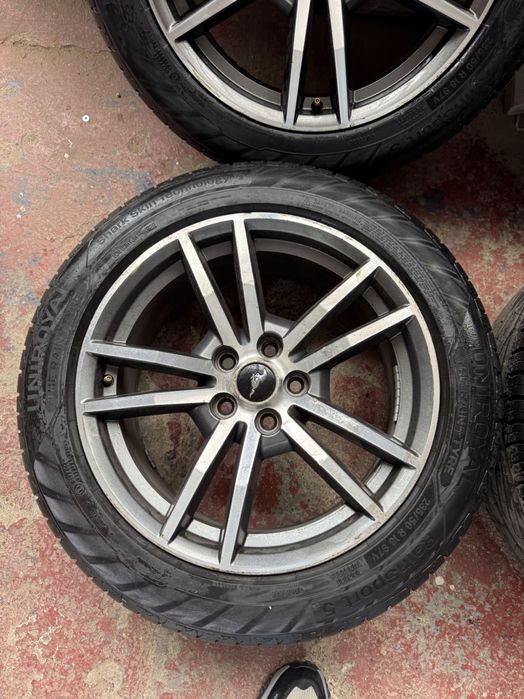 Sprzedam komplet felg mustang z oponami R18 8J ET40, 5x114,3