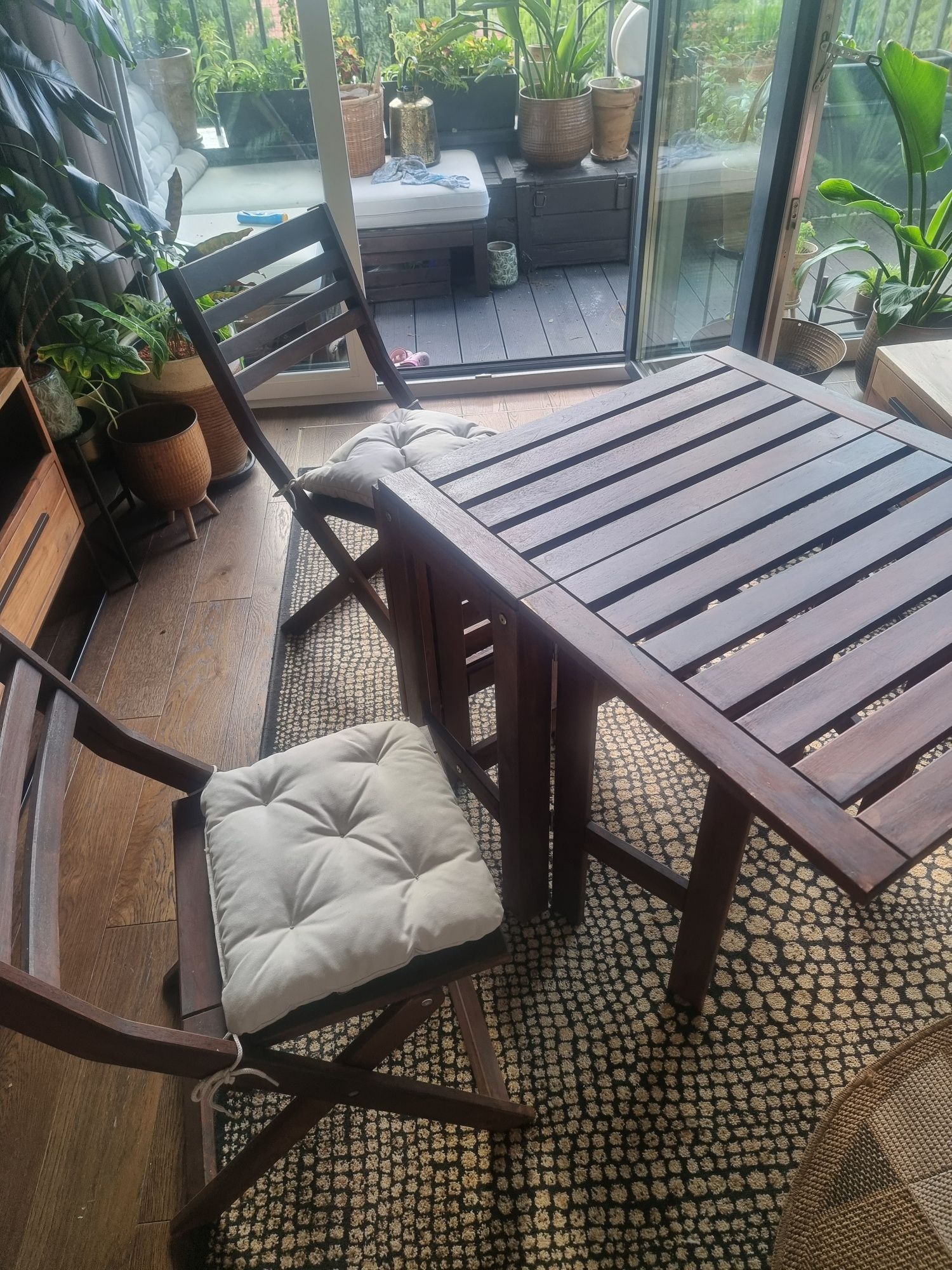 Nammaro aksholmen ikea stół rozkładany i dwa krzesła