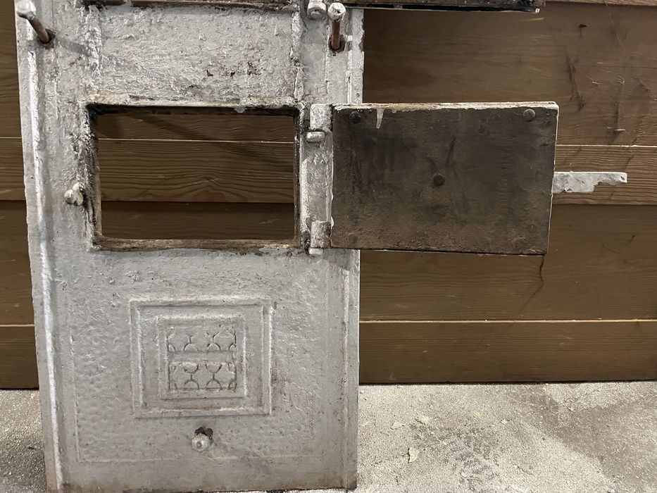 Stare przedwojenne drzwiczki z kuchni kaflowej pieca kaflowego Antyk