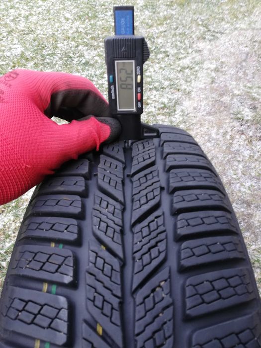 1 opona zimowa Semperit Master-Grip 175/65R14, 8,5mm bieżnik.