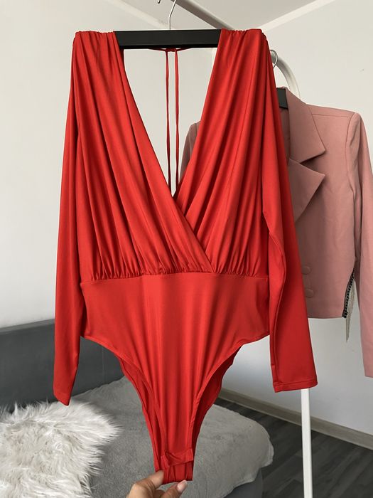 H&M L/40 czerwone body z długimi rękawami