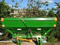 Rozsiewacz AMAZONE ZAM 1500 NOVIX