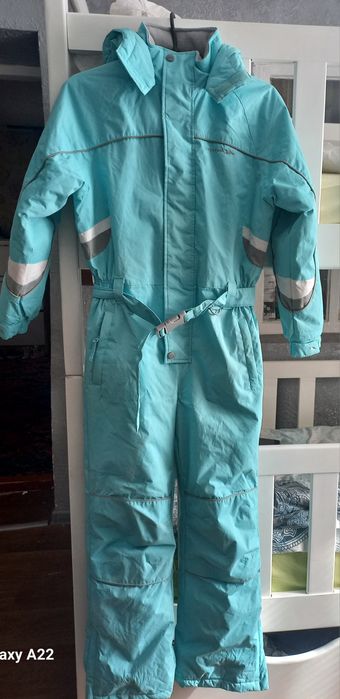 Зимний комбинезон  140см