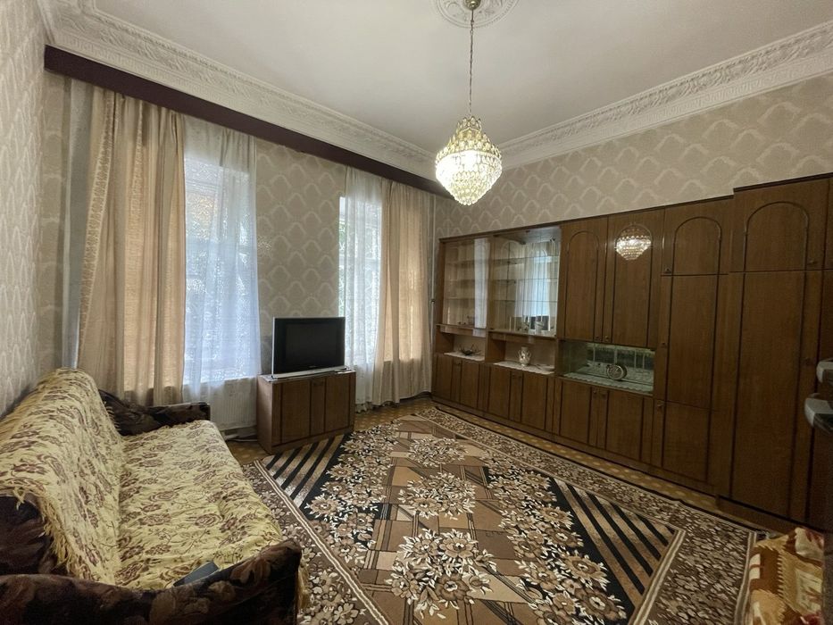 Сдам 2 комнатную квартиру Центре возле "Книжки" Александровский просп