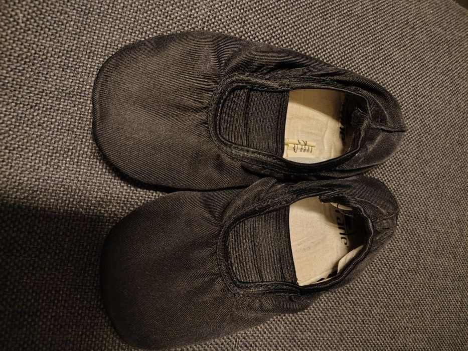 Czarne baletki r. 27/28 Crane