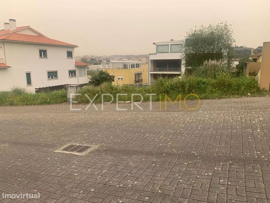 Lote de Terreno em Leiria (Urbanização Santa Clara)