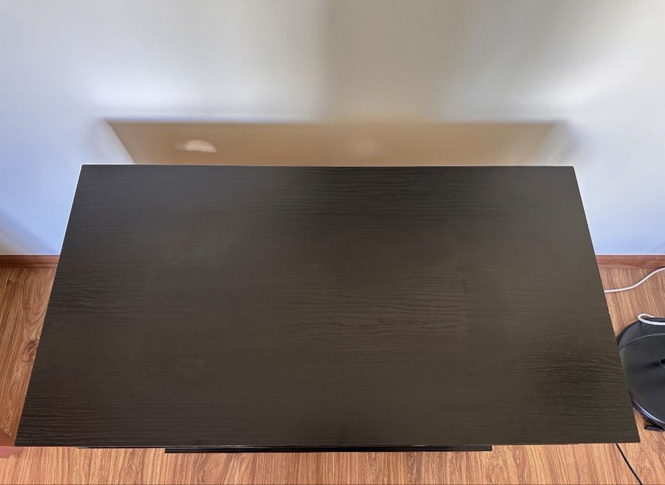 Szafka RTV obrotowa pod telewizor kolor czarny.