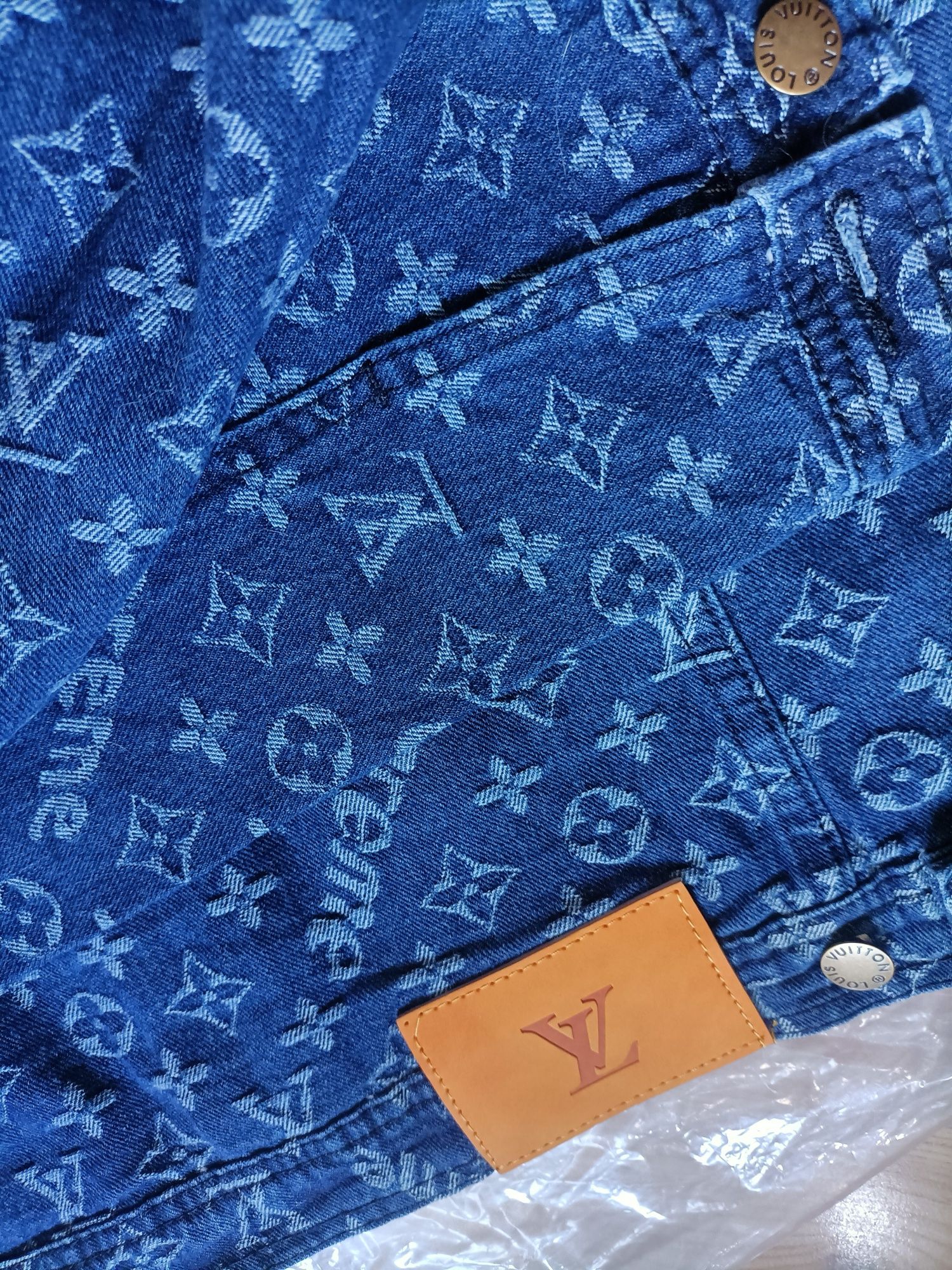 Katana jeansowa, kurtka jeansowa, lv. Supreme, Louis Vuitton outlet
