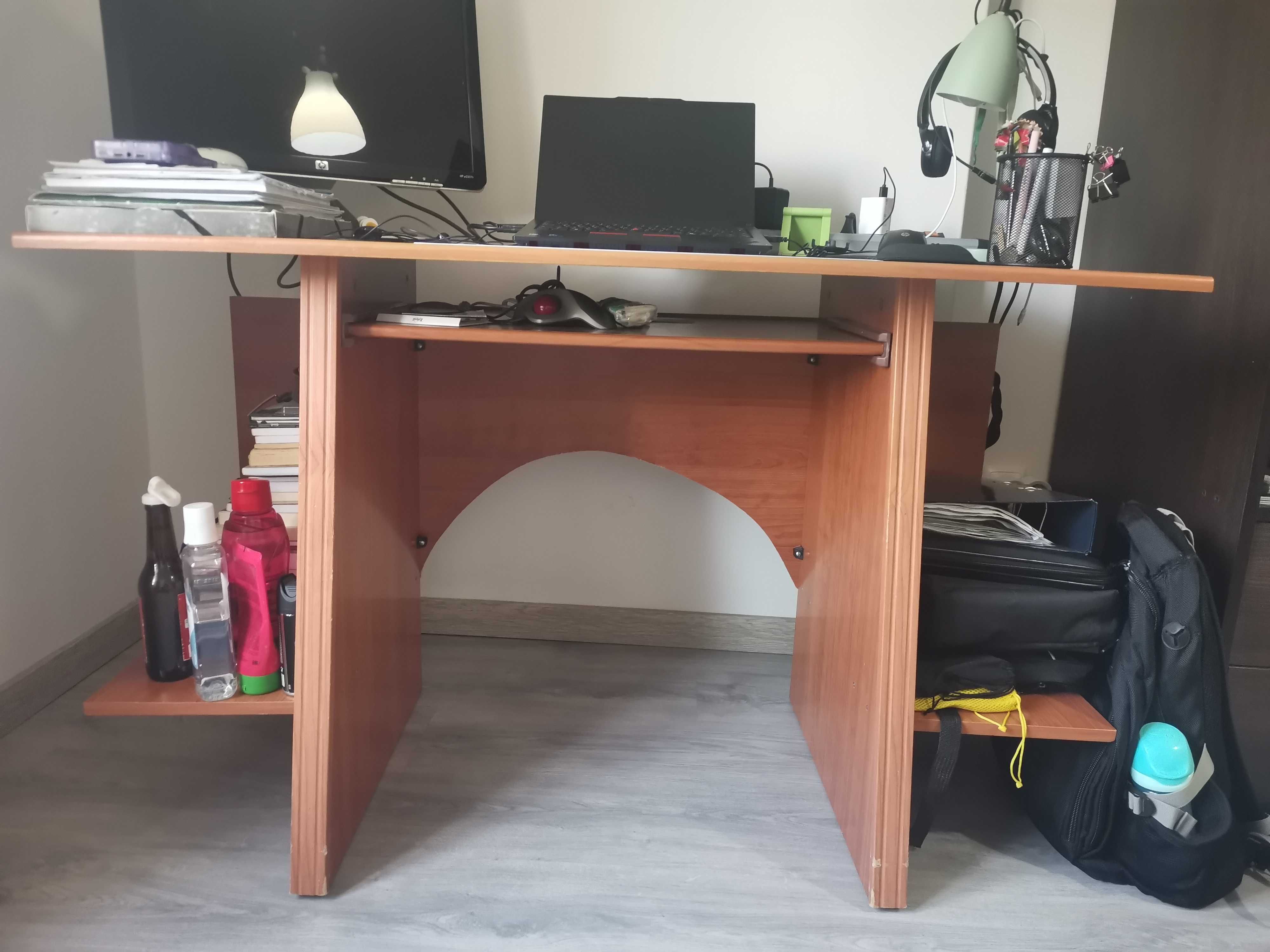 Secretária para computador