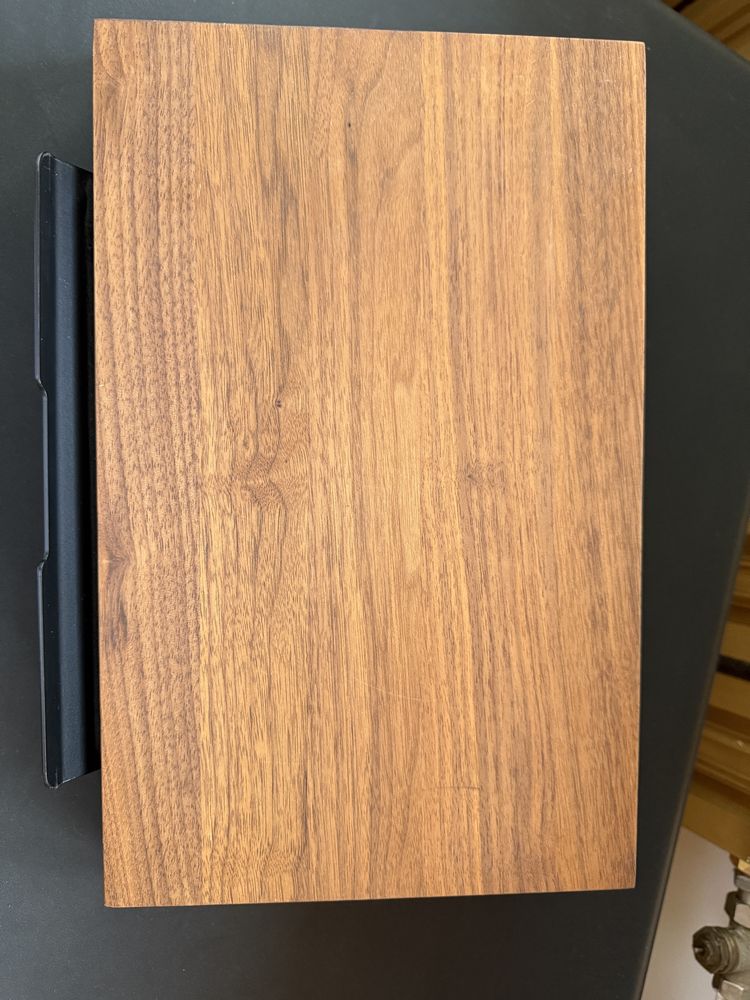 Podstawka pod laptopa OKAYWOOD, z drzewa orzechowego