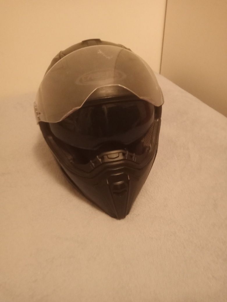 Capacete caberg semi novo