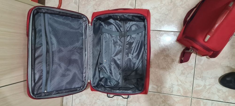 Mala viagem pequena com necessair.