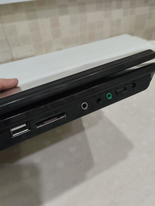 Портативный DVD плеер Opera.