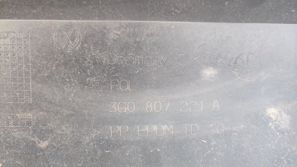 Zderzak przedni VW Passat B8 3G0.807.221 4 pdc