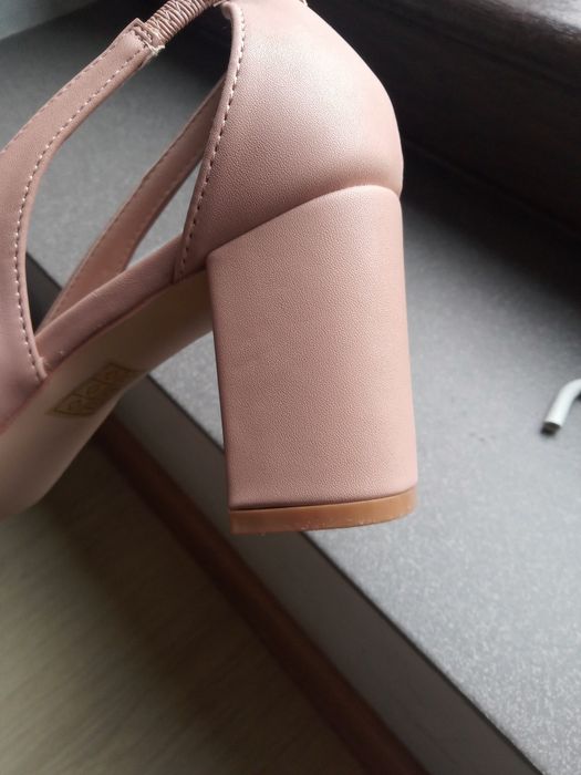 Buty 40 nowe nie noszone