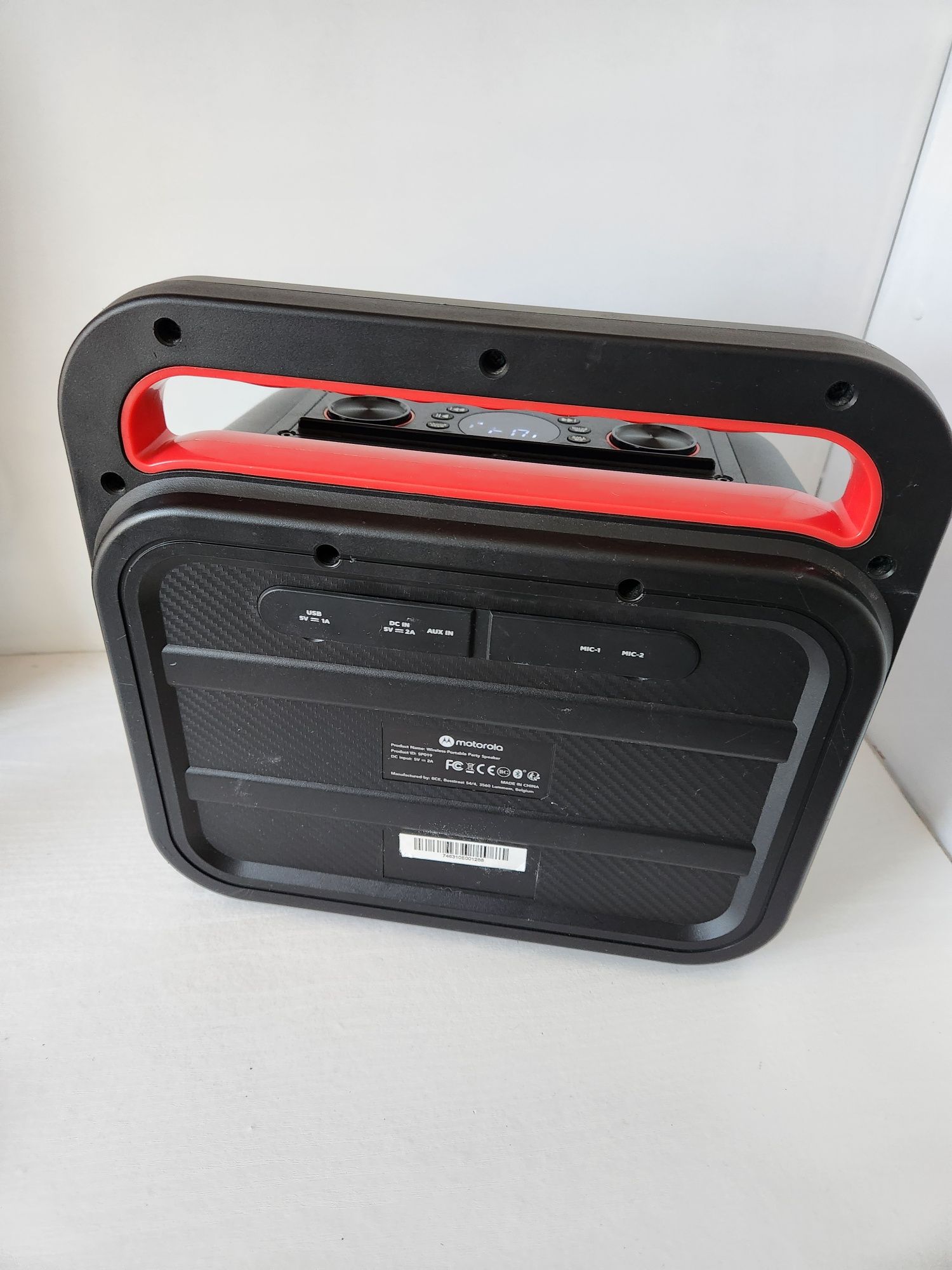 Motorola Partybox - 2 микрофона, Bluetooth 5.0, type-c, FM, Aux, Usb