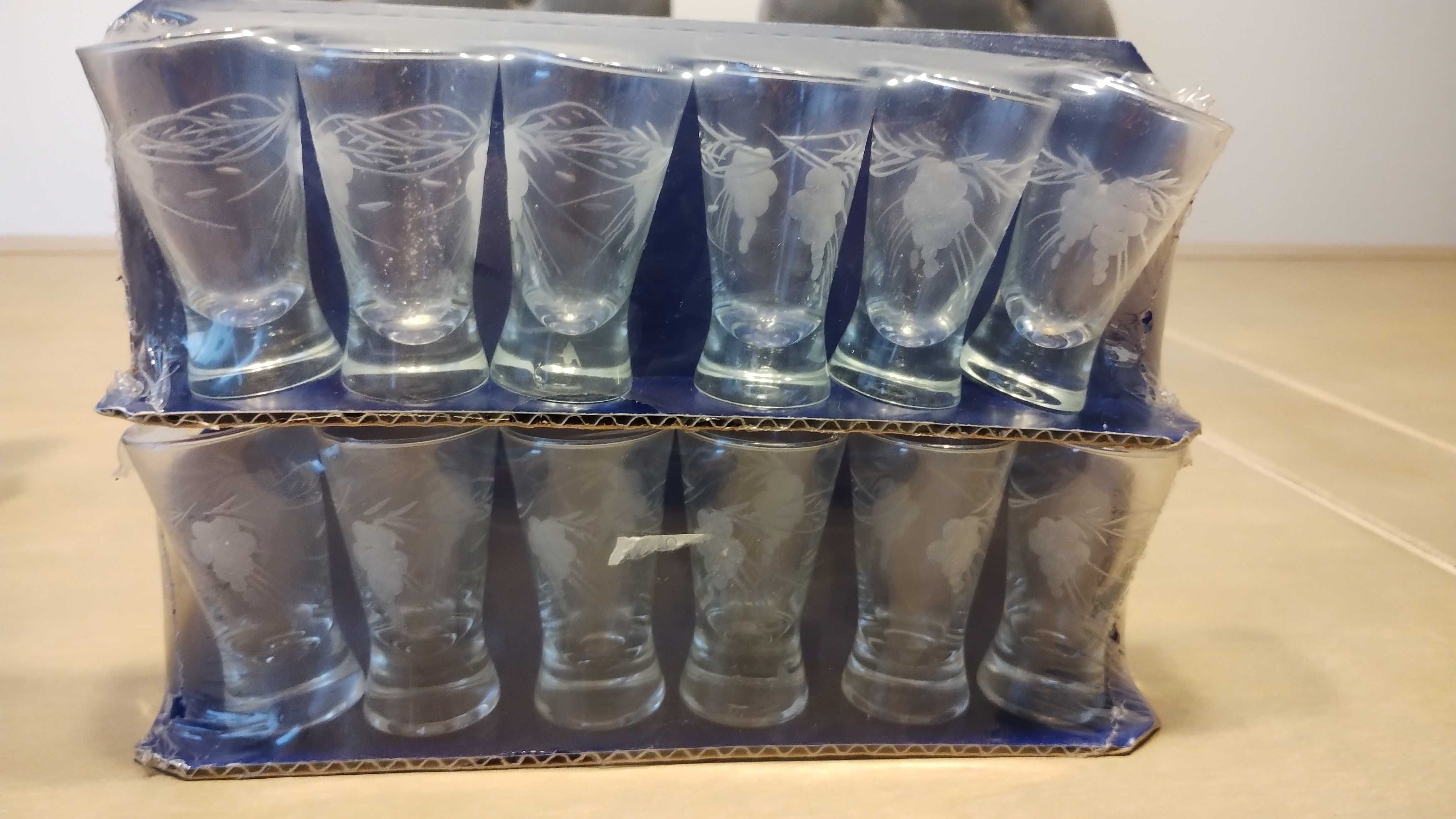 Kieliszki do wódki oryginalnie zapakowane 12 sztuk