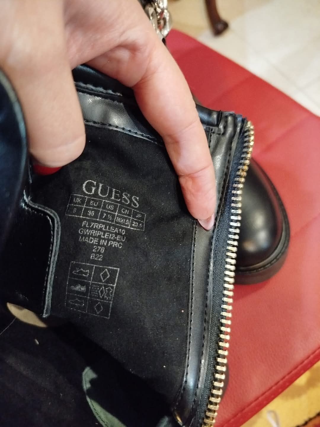 Botins GUESS novos T. 38
