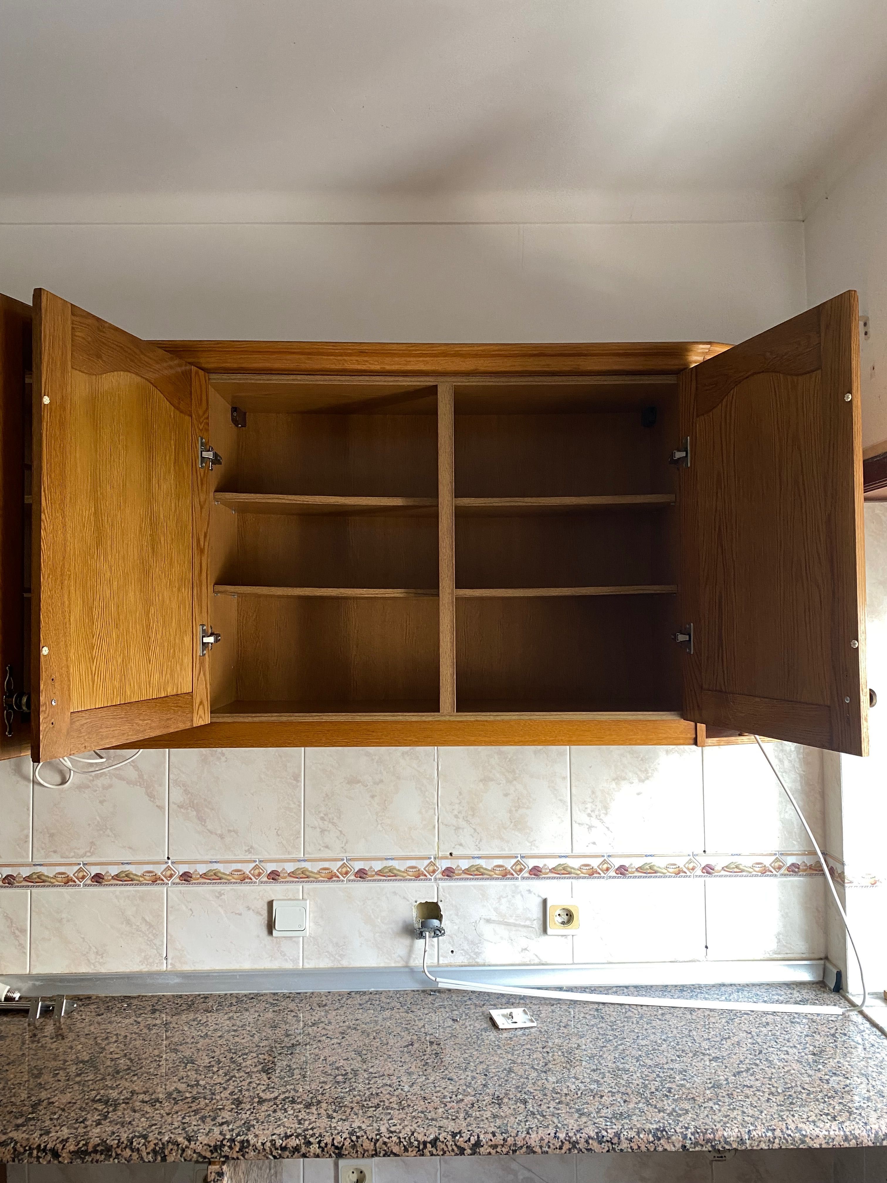 Armários Superiores de Cozinha Usados (Em bom estado)