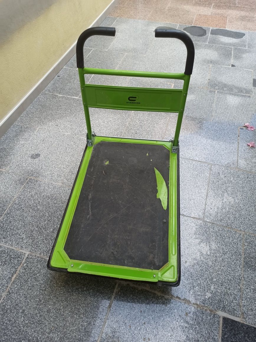 Vendo carrinho para transporte de vários objetos