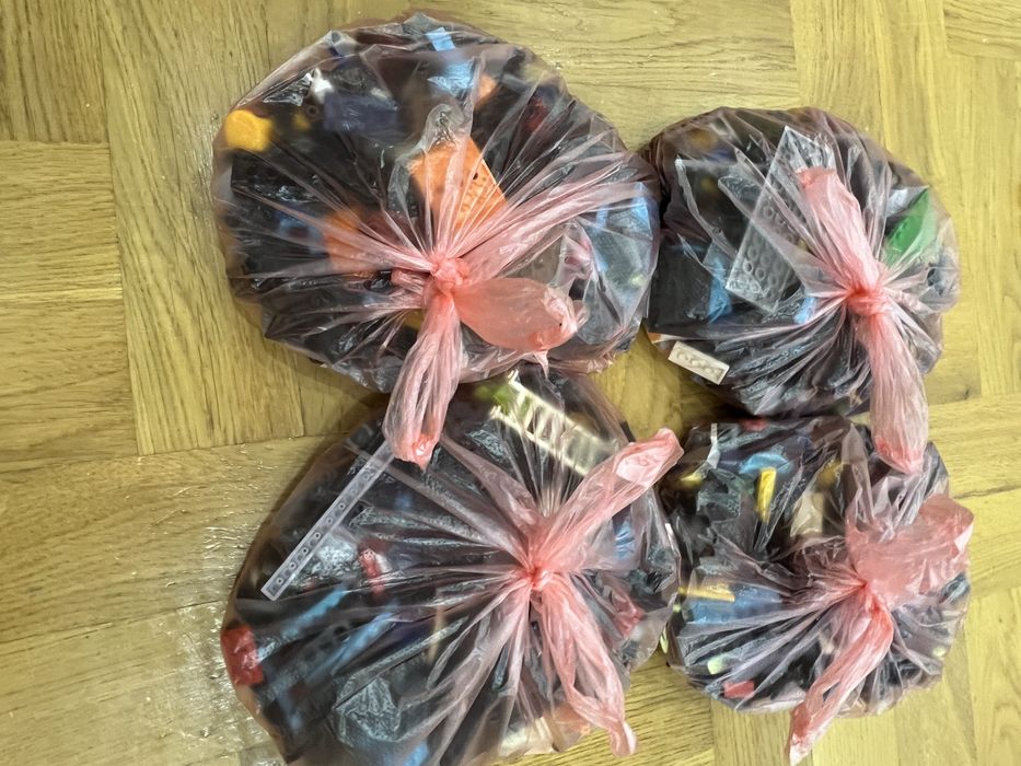 “Велика колекція LEGO — набори + деталі й фігурки на вагу”