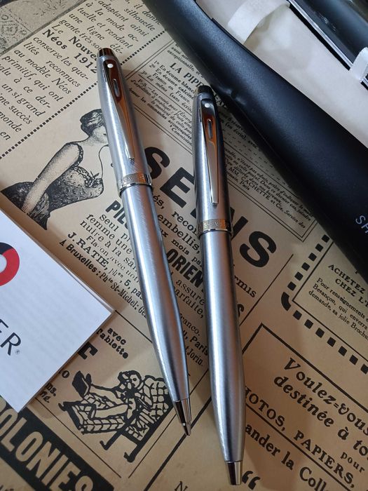 Conjunto caneta esferográfica e lapiseira da marca sheaffer inox