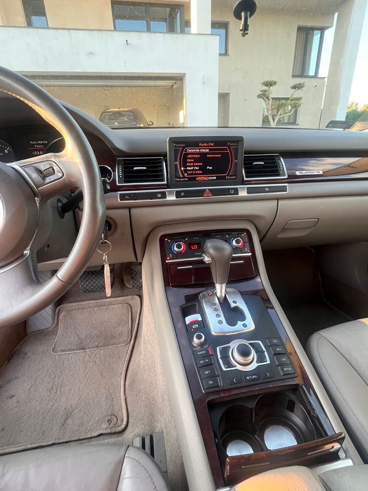 Audi A8 4.2 B+G