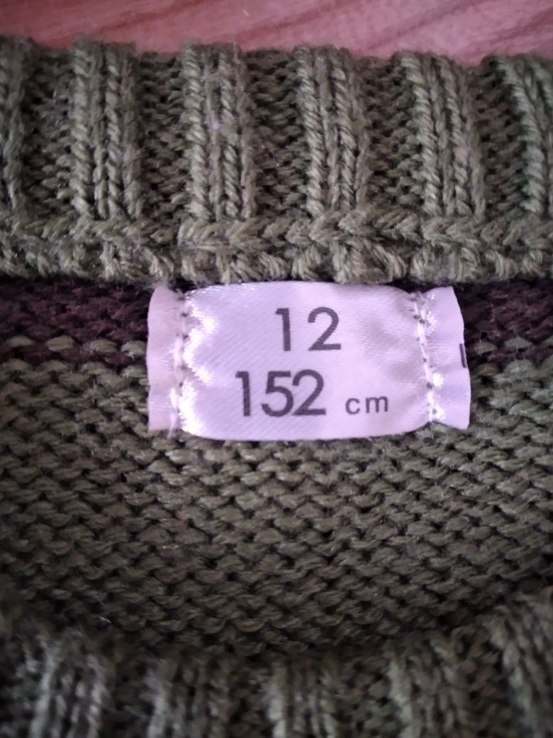Sweterek 152    .