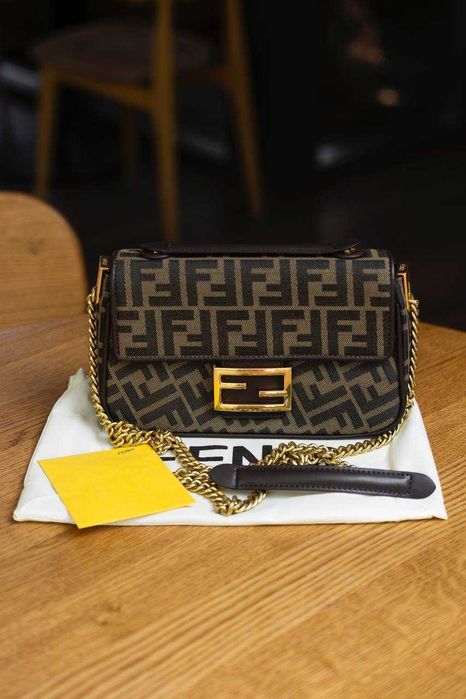 Cумка через плече з жаккардової тканини+ теляча шкіра FF Fendi.