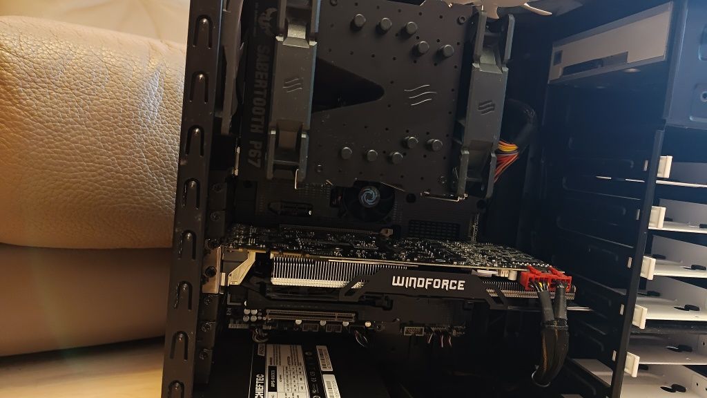 PC i7 GTX980 HyperX 16gb Sabertooth Chieftec 850w Fractal Design SSD
