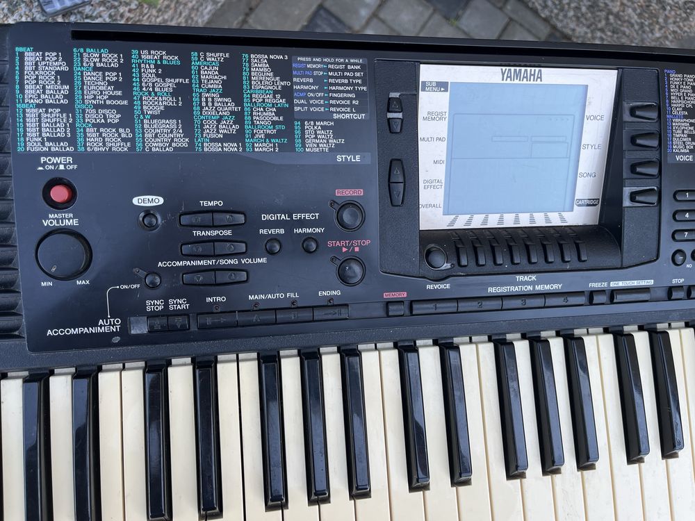 Синтезатор Yamaha PSR-330