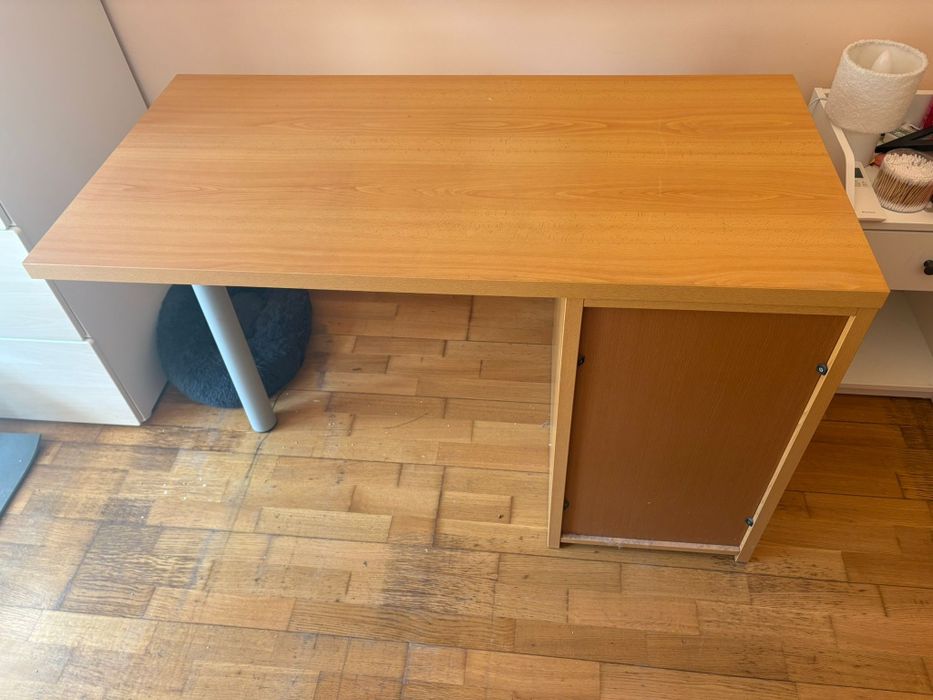 Secretária de mandeira