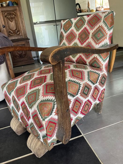 2 wooden antique chairs - 1 needs work