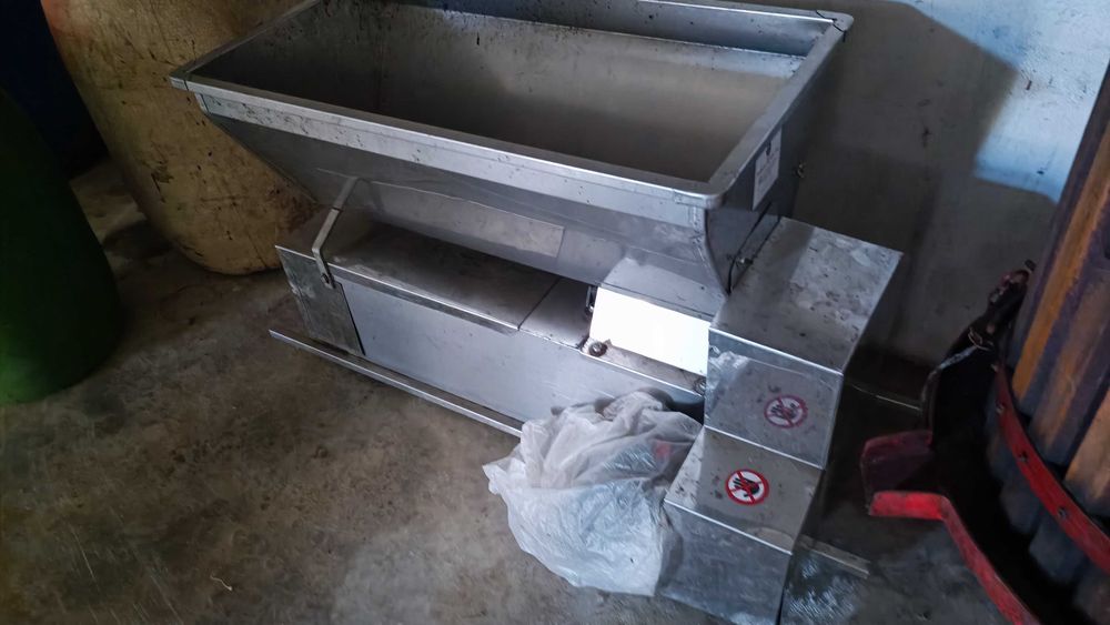 Esmagador e Espremedor de Uva